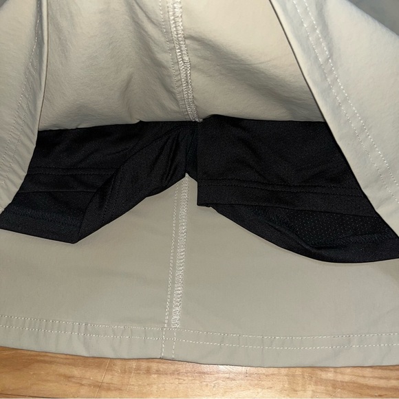 Capol Tan Skort Size Medium NWT - Picture 4 of 9